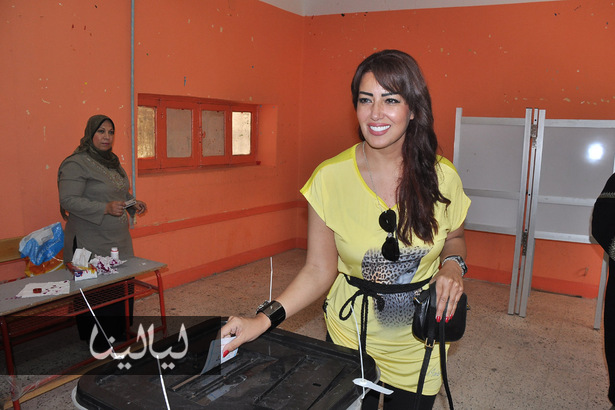 صور سمية الخشاب وهي تشارك في انتخابات مصر 2014 , صور سمية الخشاب 2015
