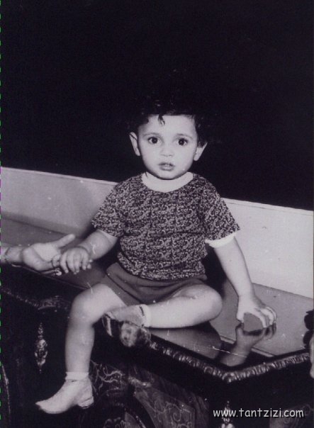 صور عادل إمام وهو طفل صغير تشعل مواقع التواصل الاجتماعي 2014