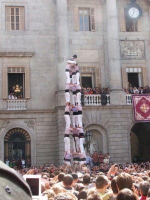 صور احتفال لاميركا السنوي في مدينة برشلونة