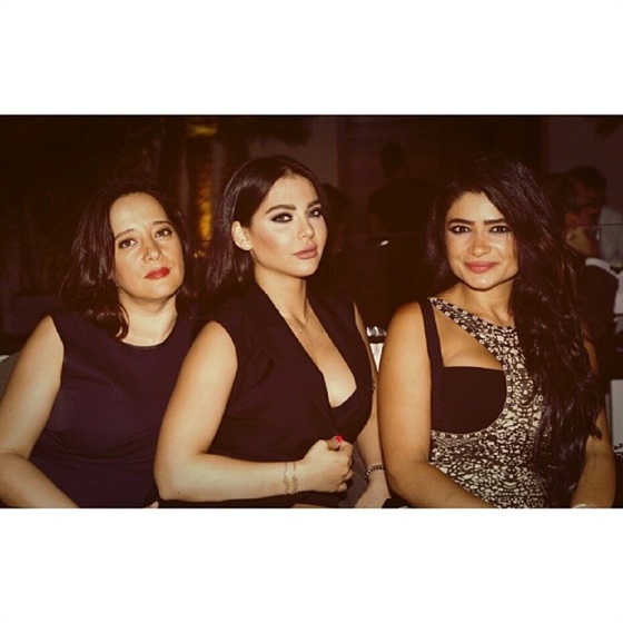 صور قمر وهي تحتفل بعيد ميلادها مع أصدقائها في لبنان 2014