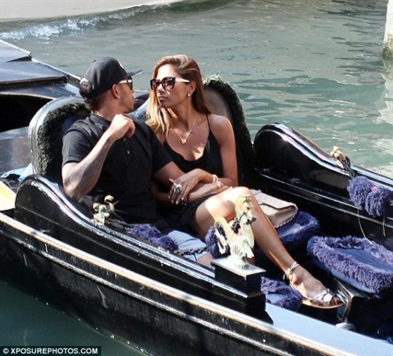 صور نيكول شيرزينجر مع حبيبها في مدينة البندقية 2014
