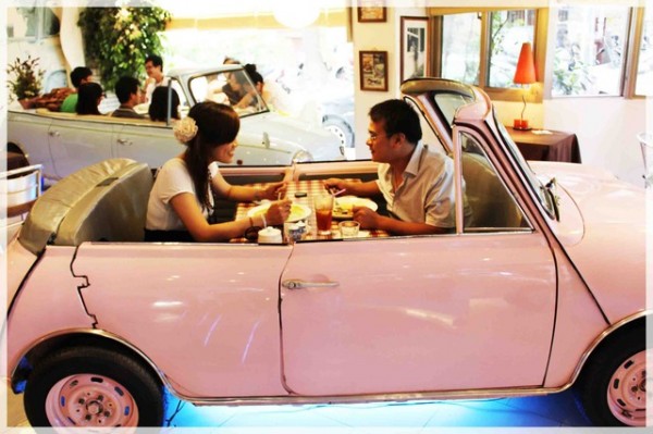 بالصور مطعم طاولاته على شكل سيارات في تايوان