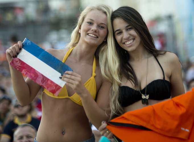 صور بنات هولندا في كأس العالم 2014 , صور مشجعات هولندا في كأس العالم 2014