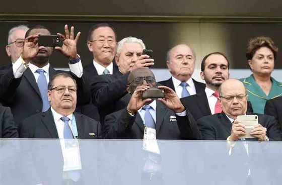 صور رؤساء وزعماء العالم وهم يتابعون كأس العالك 2014 بالبرازيل