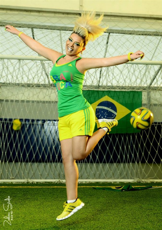بالصور مادلين مطر تطلب الزواج من نيمار لاعب المنتخب البرازيلي 2014