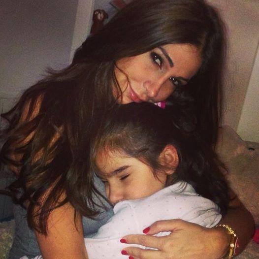 صور الإعلامية ديما صادق مع ابنتها