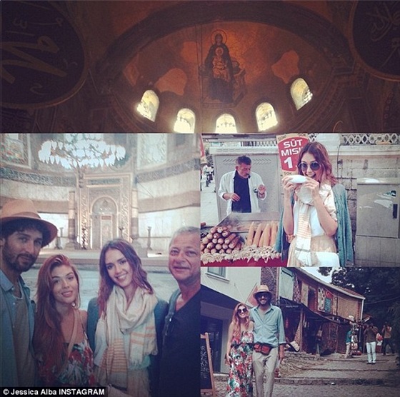 صور جيسيكا ألبا في تركيا مع أصدقاؤها وزوجها