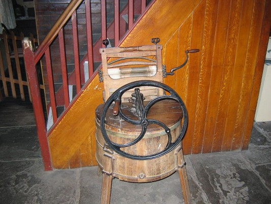 صور أول غسالة آلية في العالم من اختراع هاملتون سميث