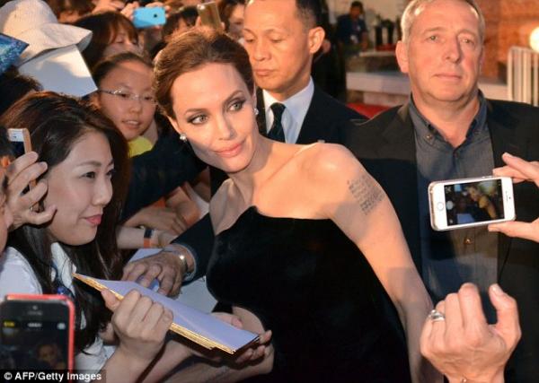 صور أنجلينا جولي في حفل عرض فيلمها Maleficent الجديد في طوكيو- اليابان