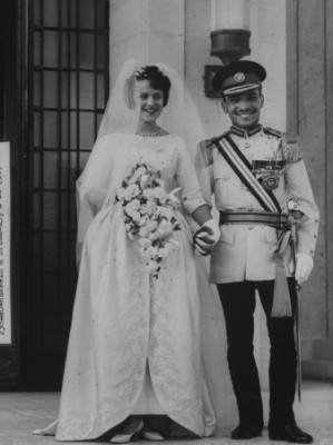 بالصور قصة زواج الملك حسين ملك الأردن