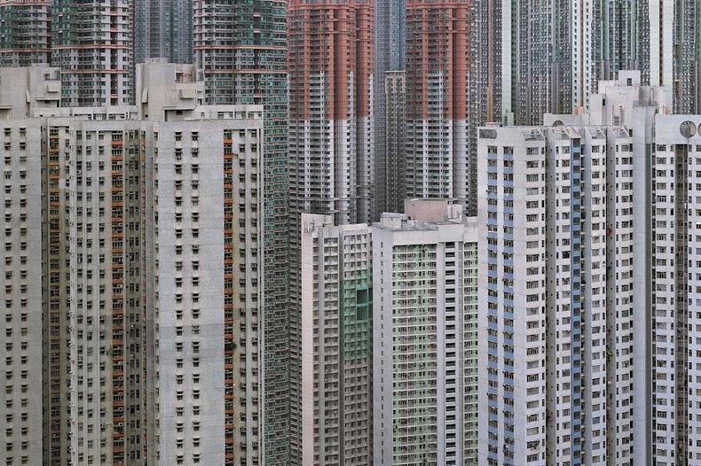 بالصور كيف حلت هونج كونج أزمة الكثافة السكانية
