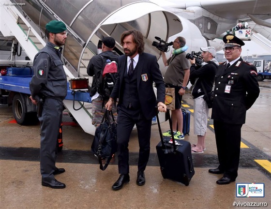 صور وصول منتخب إيطاليا الى روما بعد الخروج من مونديال كأس العالم 2014