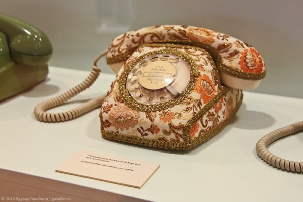 صور متحف الاتصالات في فرانكفورت , بالصور أقدم جهاز تليفون وآلة كاتبة وفاكس