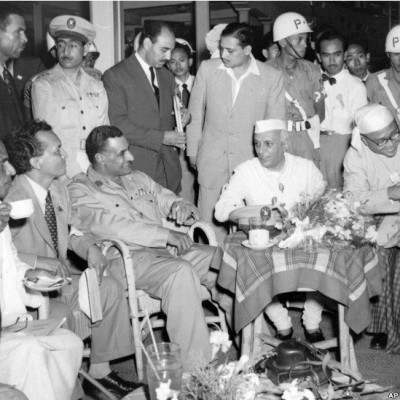 صور نادرة للزعيم جمال عبد الناصر وهو في زيارة الهند
