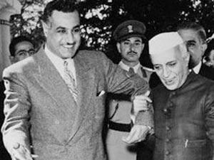 صور نادرة للزعيم جمال عبد الناصر وهو في زيارة الهند
