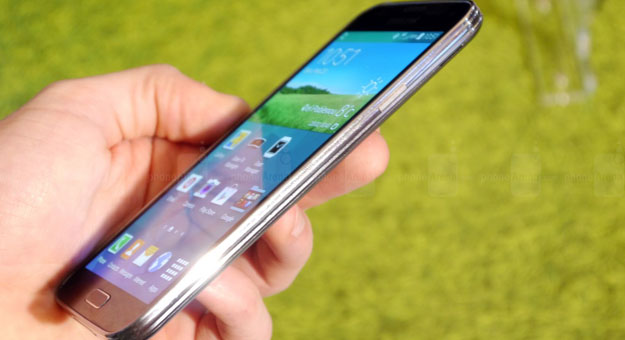 بالفيديو سامسونج تشجع عملاءها على تحديث هواتفهم واقتناء هاتف s5