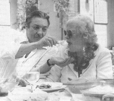 صور رشدى أباظة مع والدته الإيطالية تريزا لويجى