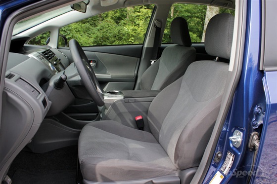 صور سيارة تويوتا Prius V موديل 2014