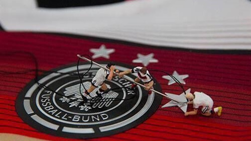 بالصور لاعبي المنتخب الألماني يضعون النجمة الرابعة على قميص منتخب ألمانيا