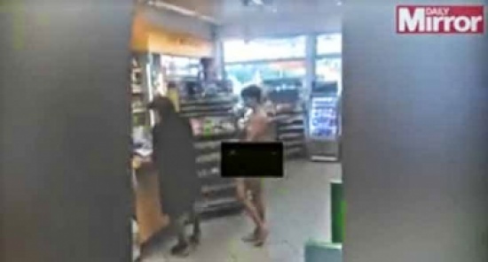 بالفيديو سيدة بولندية تتسوق وهي عارية تماما