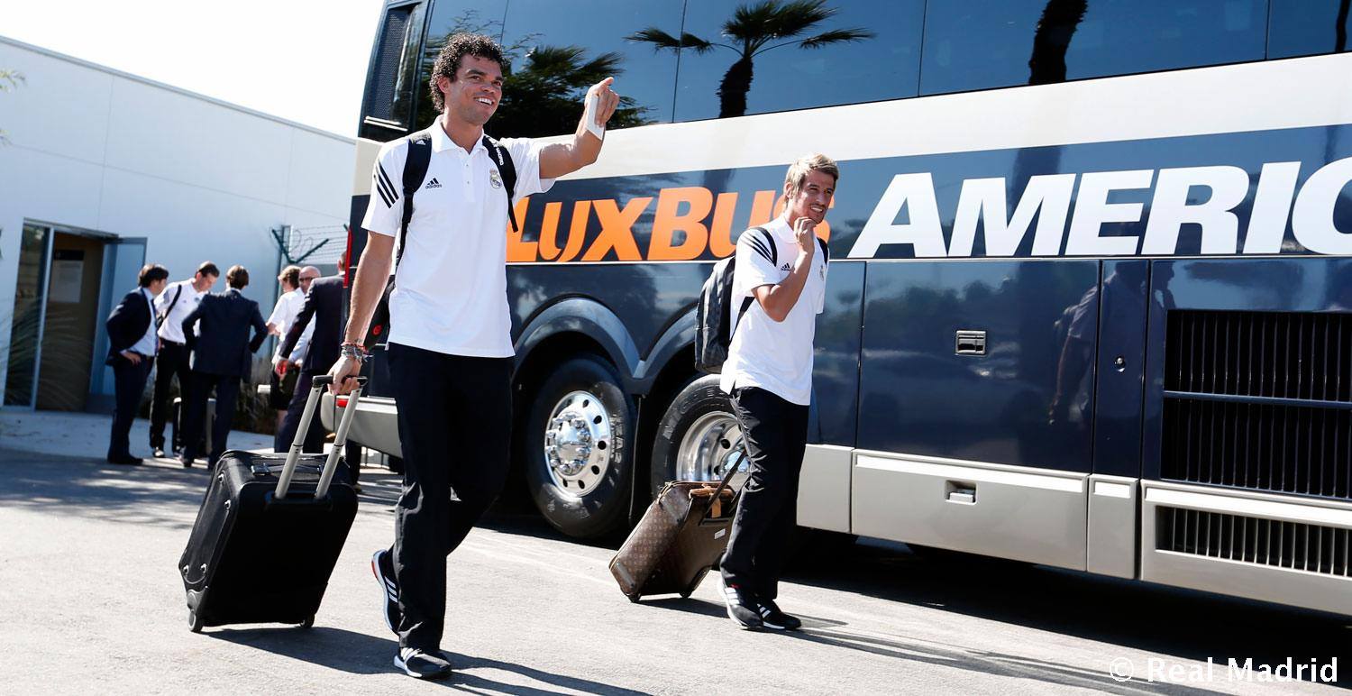 صور وصول لاعبي ريال مدريد الى لوس أنجلوس للتحضير للموسم الجديد 2014/2015