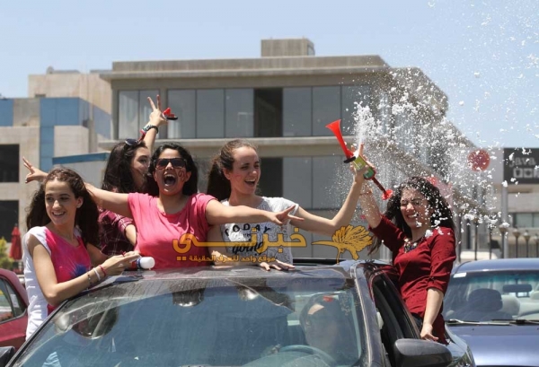 صور احتفال طلاب التوجيهي في الاردن 2014 ، صور فرحة طلاب التوجيهي بعد النجاح 2015