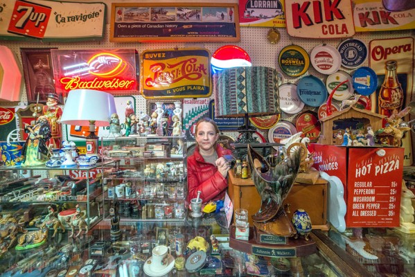 بالصور فنان يصور أصحاب المحلات التجارية من جميع أنحاء العالم 2015