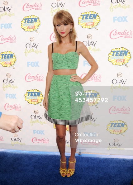 صور تايلور سويفت في حفل توزيع جوائز Teen Choice Awards 2014