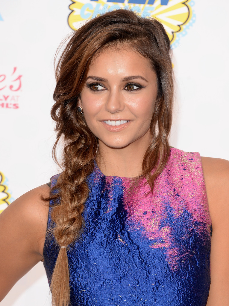 صور نينا دوبراف في حفل توزيع جوائز Teen Choice Awards 2014