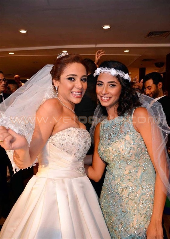 صور حفل زفاف شقيقة روبي 2014 , صور روبي وهي ترقص في فرح اختها 2014