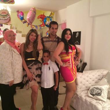 صور آمال ماهر وهي تحتفل بعيد ميلاد كندة ابنة مروة نصر , صور مروة نصر مع ابنتها كندة