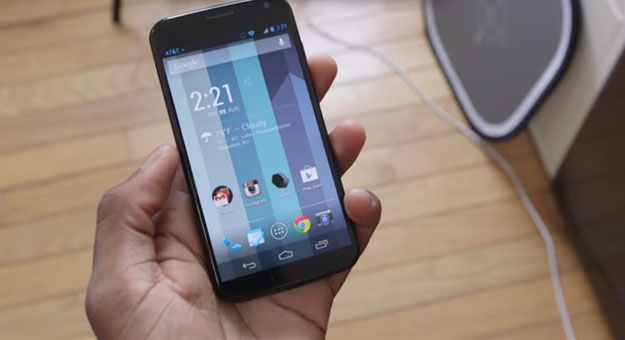 بالفيديو استعراض مواصفات هاتف Moto X