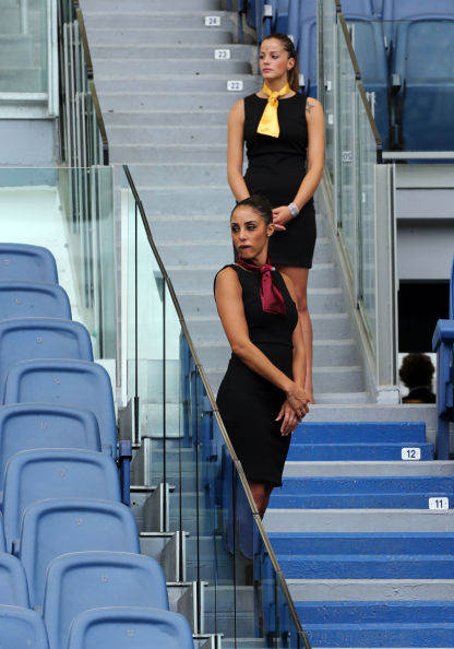 صور مضيفات طيران حسناوات في ملعب الأولمبيكو 2014
