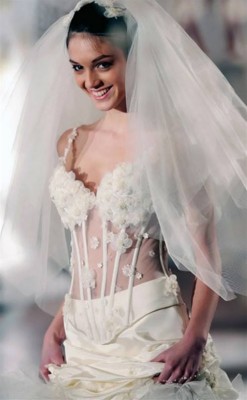 بالصور أجمل 15 فستان زفاف 2015 , صور تصاميم فساتين زفاف راقية 2015