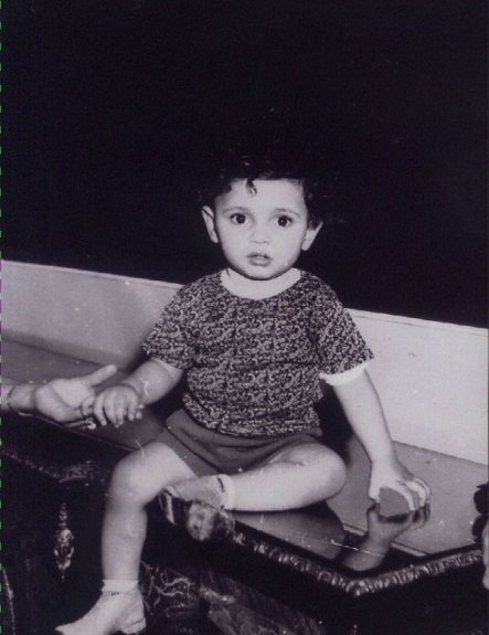 صورة عادل امام وهو طفل صغير تشعل الفيس بوك 2015