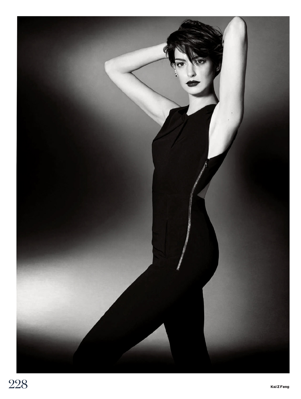 صور آن هاثاواي على غلاف مجلة elle uk نوفمبر 2014