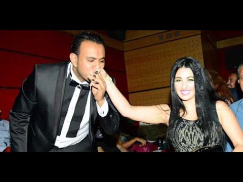 بالفيديو محمود الليثي يبوس يد الراقصة صافيناز في عرض فيلم عمر وسلوى 2014