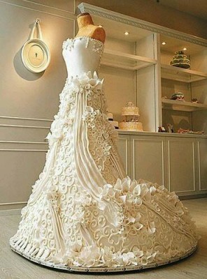 صور أجمل أشكال كعكات الزفاف على شكل فستان العروس 2015