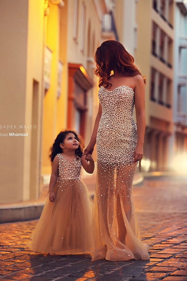 صور الأم مع ابنتها بنفس الازياء 2015