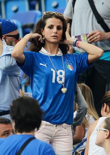 صور زوجات وصديقات لاعبي الدوري الإيطالي الكالتشيو 2015