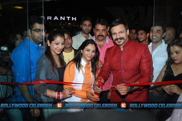 صور فيفك أوبروي في حفل افتتاح متجر كيرتي راثور في مومباي 2014
