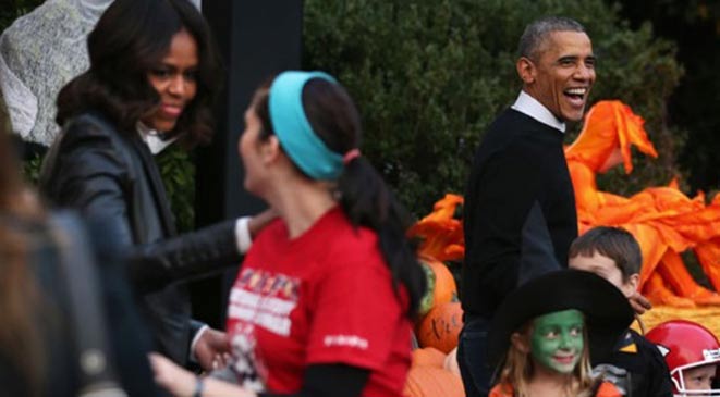 صور أوباما وهو يحتفل بعيد الهالويين 2014