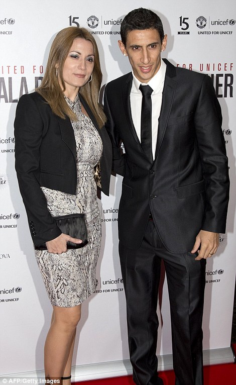 صور لاعبي مانشستر يونايتد مع زوجاتهم في حفل منظمة اليونيسيف الخيري 2014