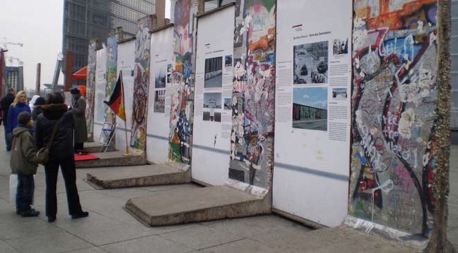 بالصور قطعة من جدار برلين في واشنطن