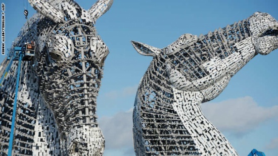 بالصور أكبر منحوتة للخيول في العالم في اسكتلندا كيلبيز