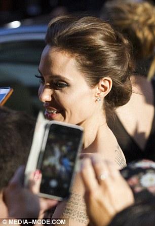 صور النجمة انجلينا جولي في عرض فيلمها Unbroken في سيدني