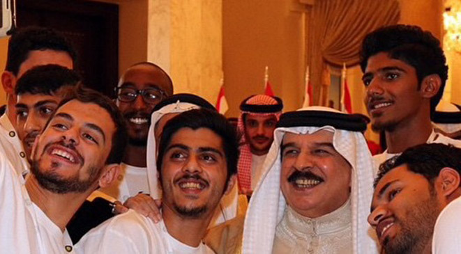 صور سليفي مع ملك البحرين حمد بن عيسى آل خليفة