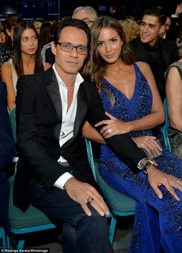 صور مارك أنتوني مع زوجته شانون دي ليما في حفل توزيع جوائز Latin Grammy Awards