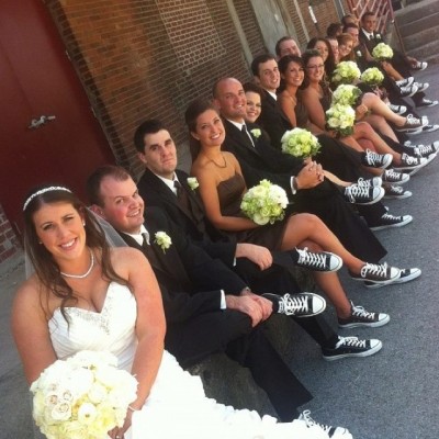 صور عرايس بأحذية رياضية في ليلة الزفاف 2015