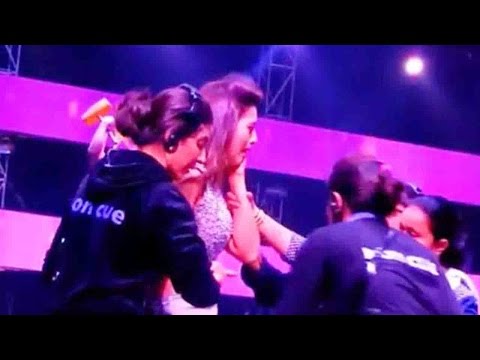بالفيديو لحظة ضرب النجمة الهندية جوهار خان في برنامج Raw Star
